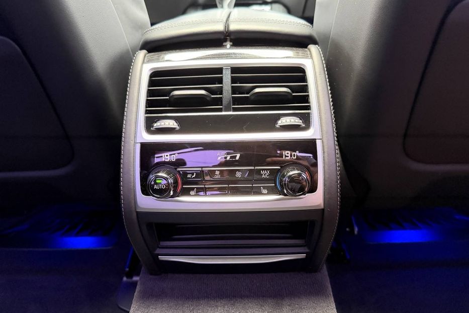 Продам BMW 750 Li M package 2020 года в Киеве