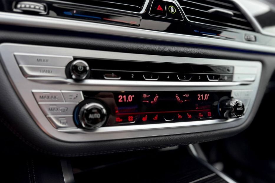 Продам BMW 750 Li M package 2020 года в Киеве