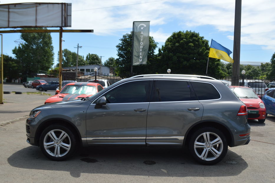 Продам Volkswagen Touareg R-line 3.0 TDI 2013 года в Одессе