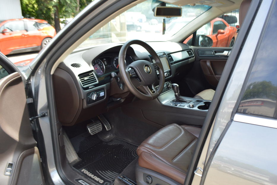 Продам Volkswagen Touareg R-line 3.0 TDI 2013 года в Одессе