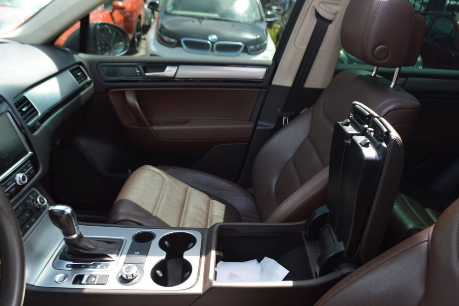 Продам Volkswagen Touareg R-line 3.0 TDI 2013 года в Одессе