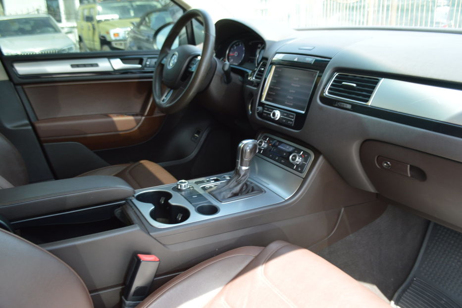 Продам Volkswagen Touareg R-line 3.0 TDI 2013 года в Одессе