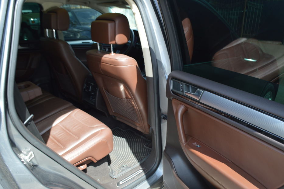 Продам Volkswagen Touareg R-line 3.0 TDI 2013 года в Одессе