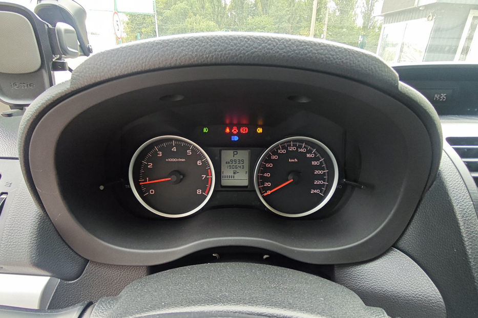 Продам Subaru XV 2.0i CVT (150 к.с.) 2012 года в Киеве