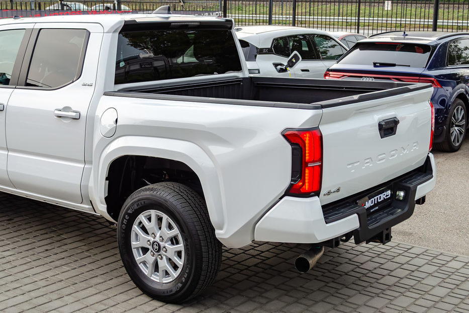 Продам Toyota Tacoma 2.4 AWD 2024 года в Киеве