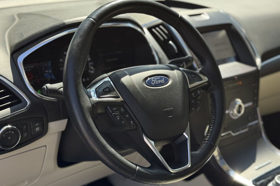 Продам Ford Edge Titanium AWD  COMIS 2020 года в г. Умань, Черкасская область