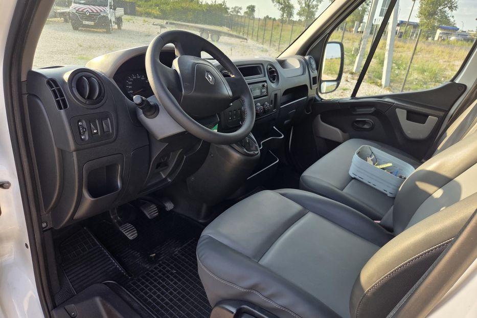 Продам Renault Master груз. 2016 года в Львове