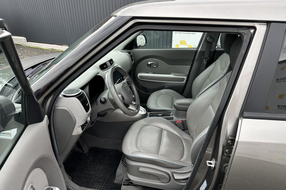 Продам Kia Soul 27 квт 2015 года в Луцке