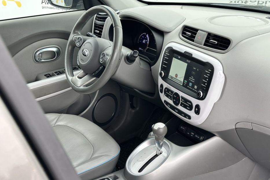 Продам Kia Soul 27 квт 2015 года в Луцке
