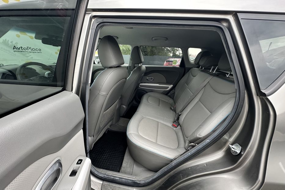 Продам Kia Soul 27 квт 2015 года в Луцке
