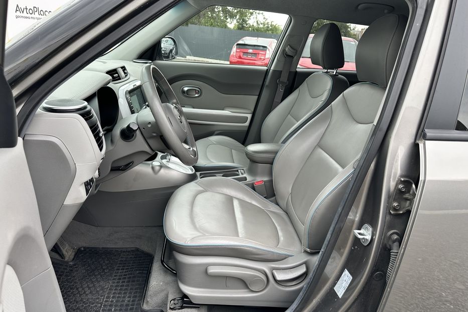 Продам Kia Soul 27 квт 2015 года в Луцке