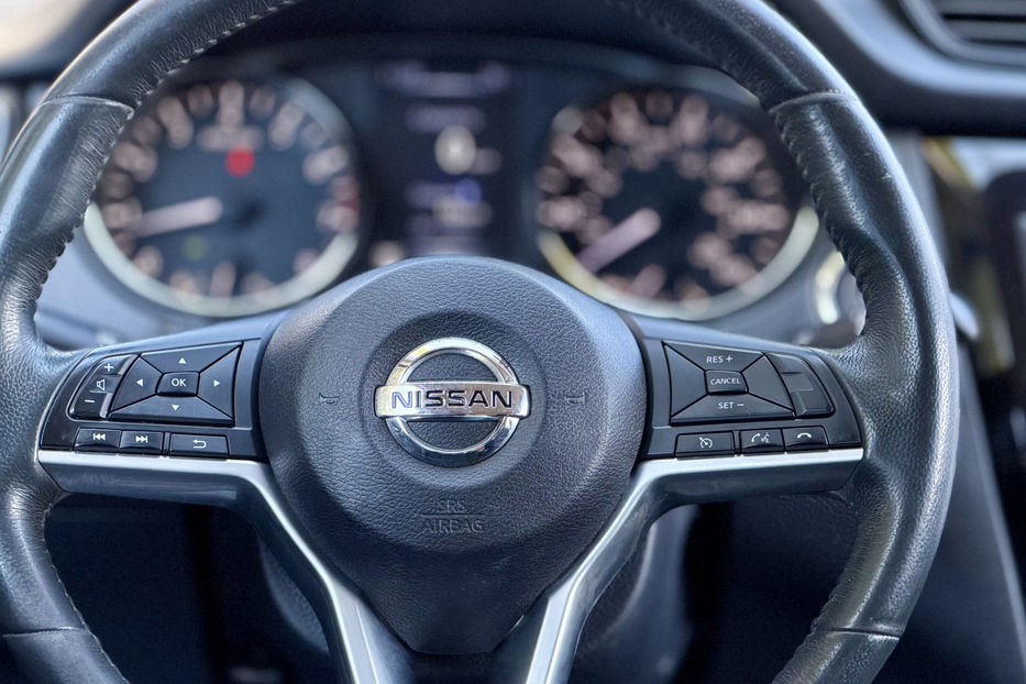 Продам Nissan Rogue 2.5 CVT (170 к.с.) 4WD  •  SV 2017 года в Киеве