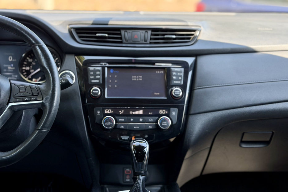 Продам Nissan Rogue 2.5 CVT (170 к.с.) 4WD  •  SV 2017 года в Киеве