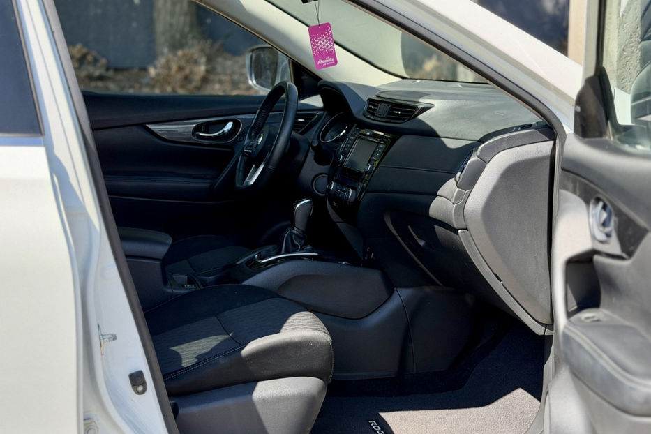Продам Nissan Rogue 2.5 CVT (170 к.с.) 4WD  •  SV 2017 года в Киеве
