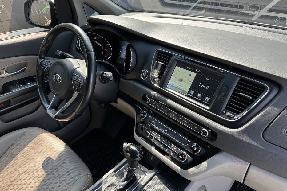 Продам Kia Carnival 2.2diesel 2016 года в Киеве