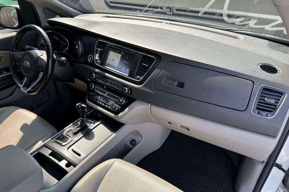 Продам Kia Carnival 2.2diesel 2016 года в Киеве