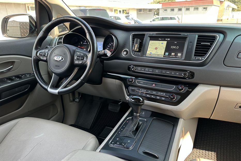 Продам Kia Carnival 2.2diesel 2016 года в Киеве