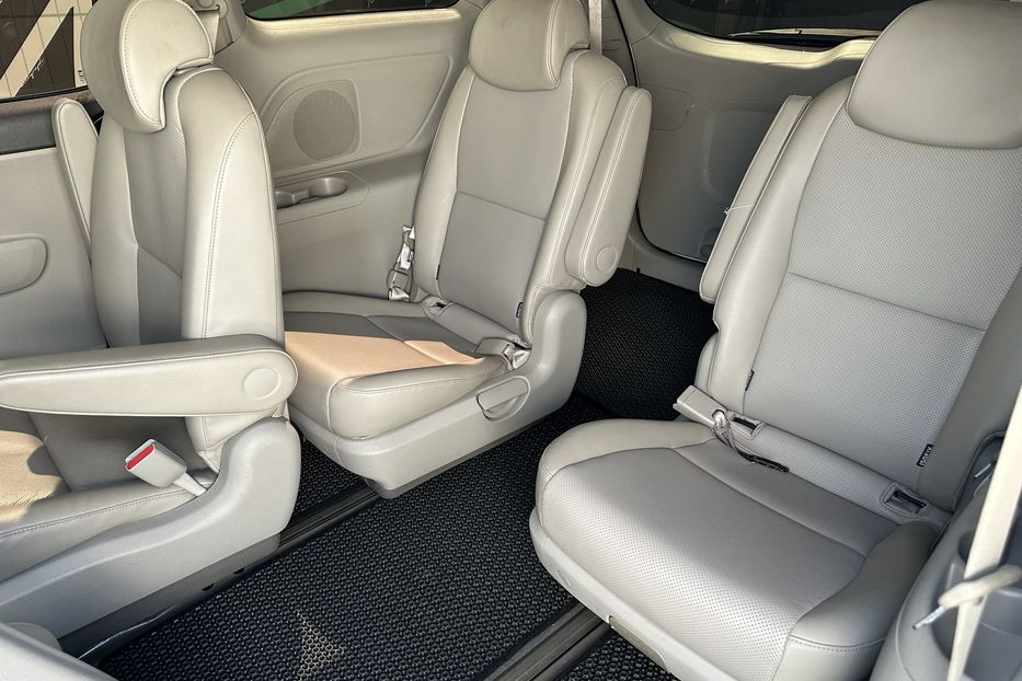 Продам Kia Carnival 2.2diesel 2016 года в Киеве