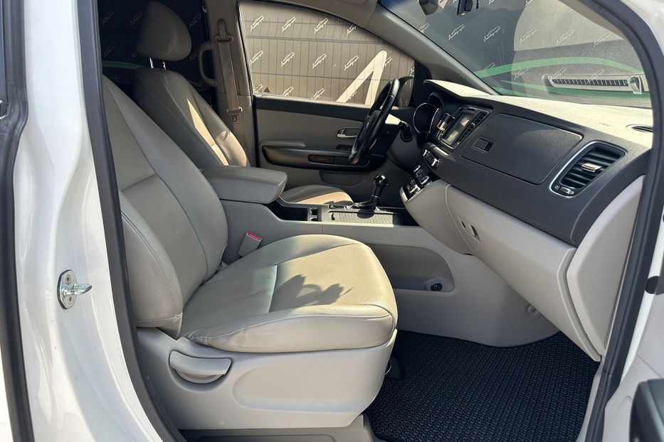 Продам Kia Carnival 2.2diesel 2016 года в Киеве
