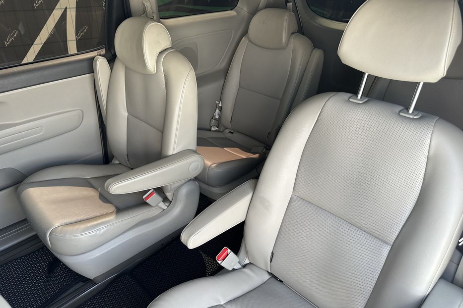 Продам Kia Carnival 2.2diesel 2016 года в Киеве