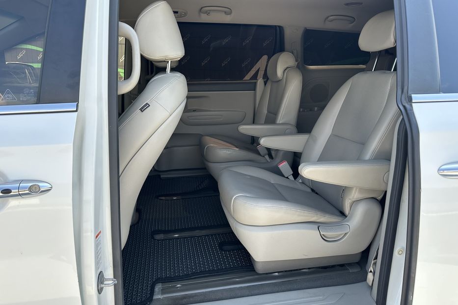 Продам Kia Carnival 2.2diesel 2016 года в Киеве