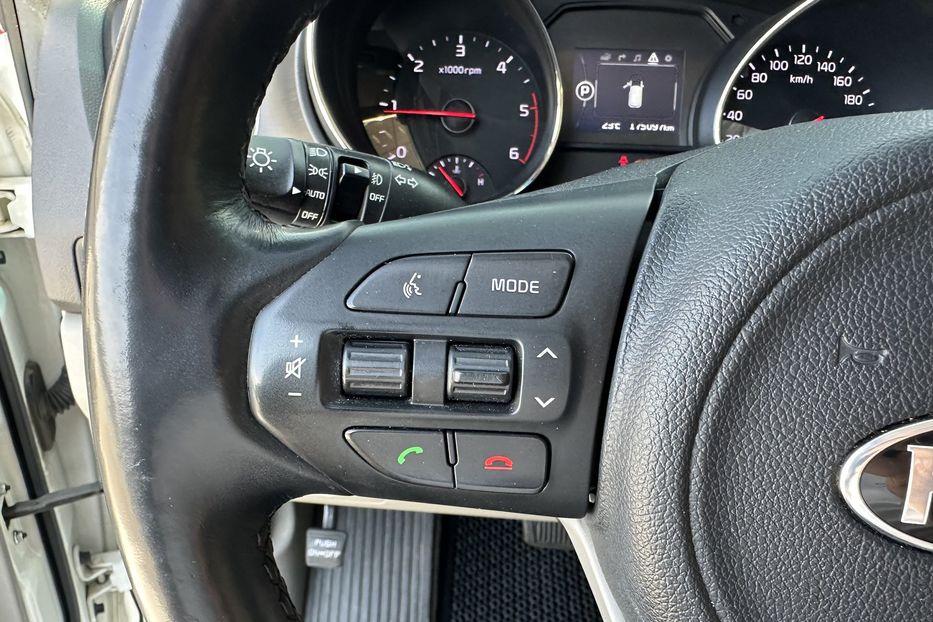 Продам Kia Carnival 2.2diesel 2016 года в Киеве
