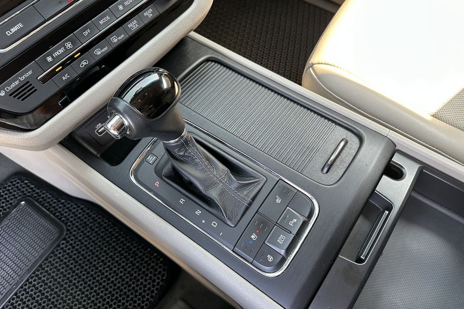 Продам Kia Carnival 2.2diesel 2016 года в Киеве