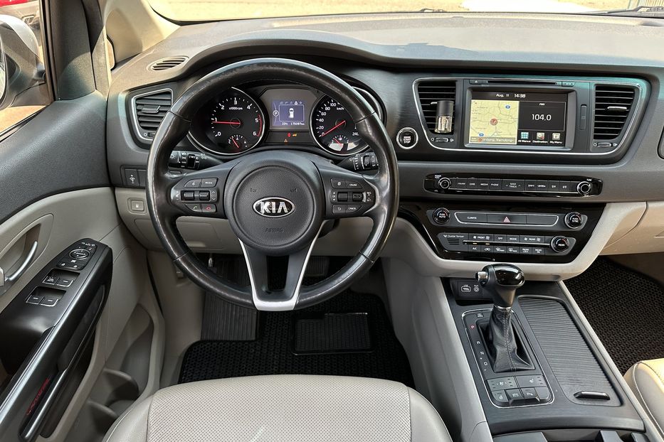 Продам Kia Carnival 2.2diesel 2016 года в Киеве
