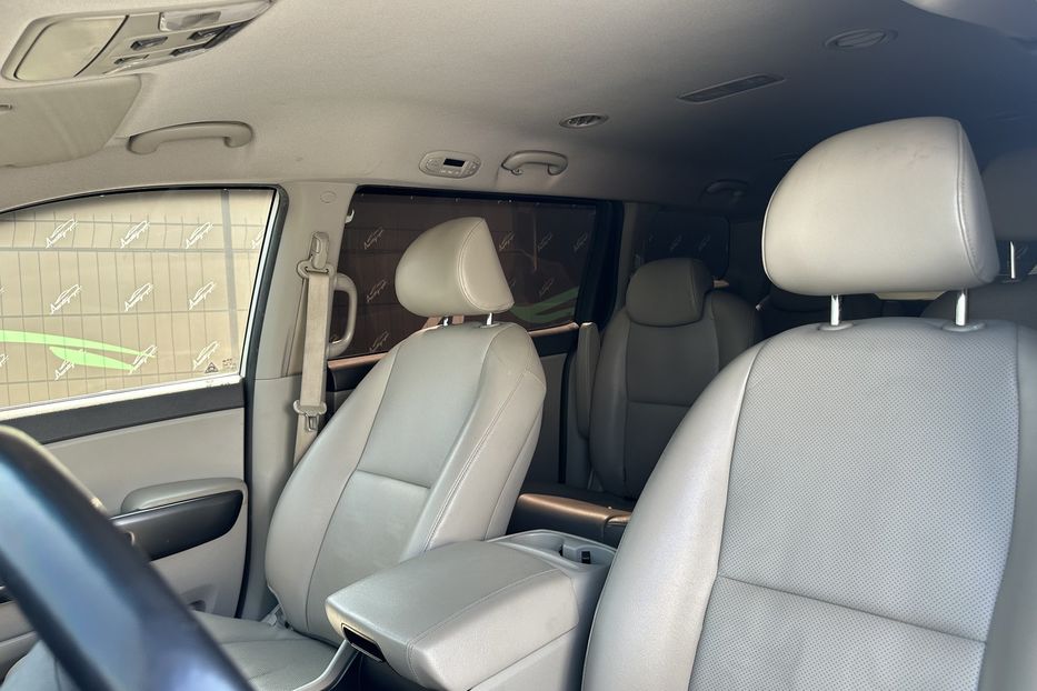 Продам Kia Carnival 2.2diesel 2016 года в Киеве