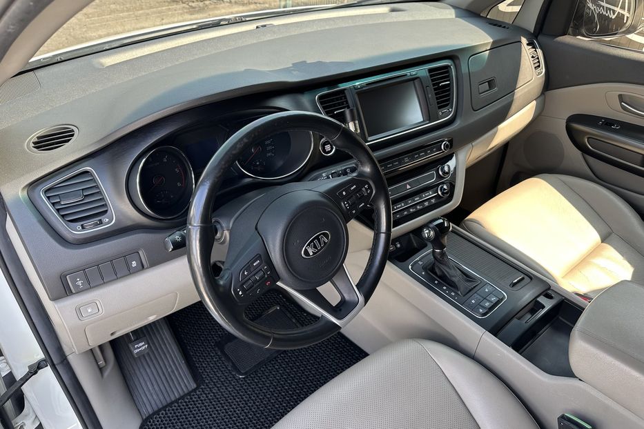 Продам Kia Carnival 2.2diesel 2016 года в Киеве
