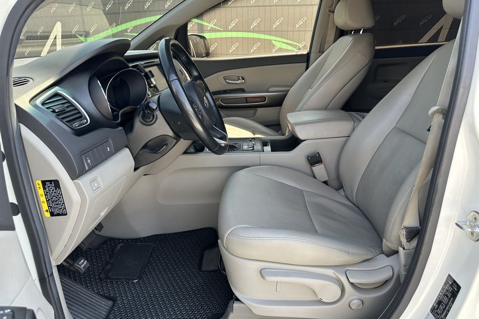 Продам Kia Carnival 2.2diesel 2016 года в Киеве