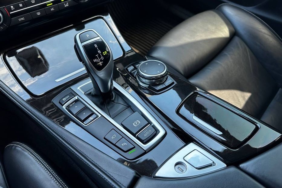 Продам BMW 535 M paket 2015 года в Киеве