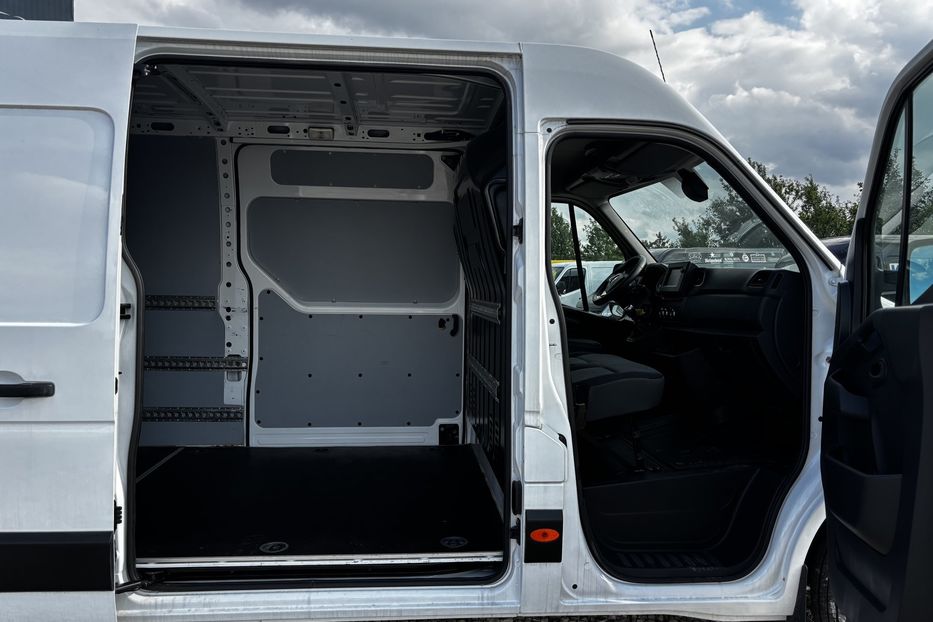 Продам Renault Master груз. 2021 года в Львове