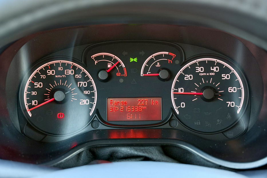 Продам Fiat Doblo груз. 1.3D MT (75 к.с.)   2012 года в Киеве