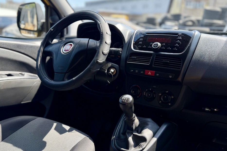 Продам Fiat Doblo груз. 1.3D MT (75 к.с.)   2012 года в Киеве