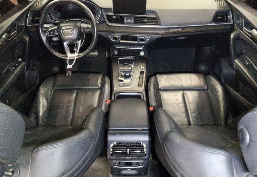 Продам Audi Q5 Prestige  0217 2018 года в Львове