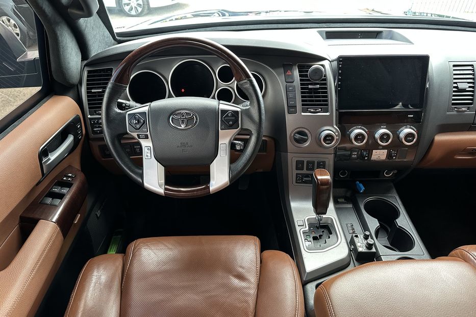 Продам Toyota Sequoia Armored B6 2014 года в Киеве