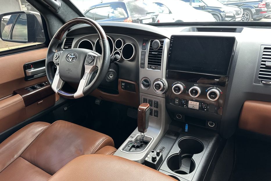 Продам Toyota Sequoia Armored B6 2014 года в Киеве