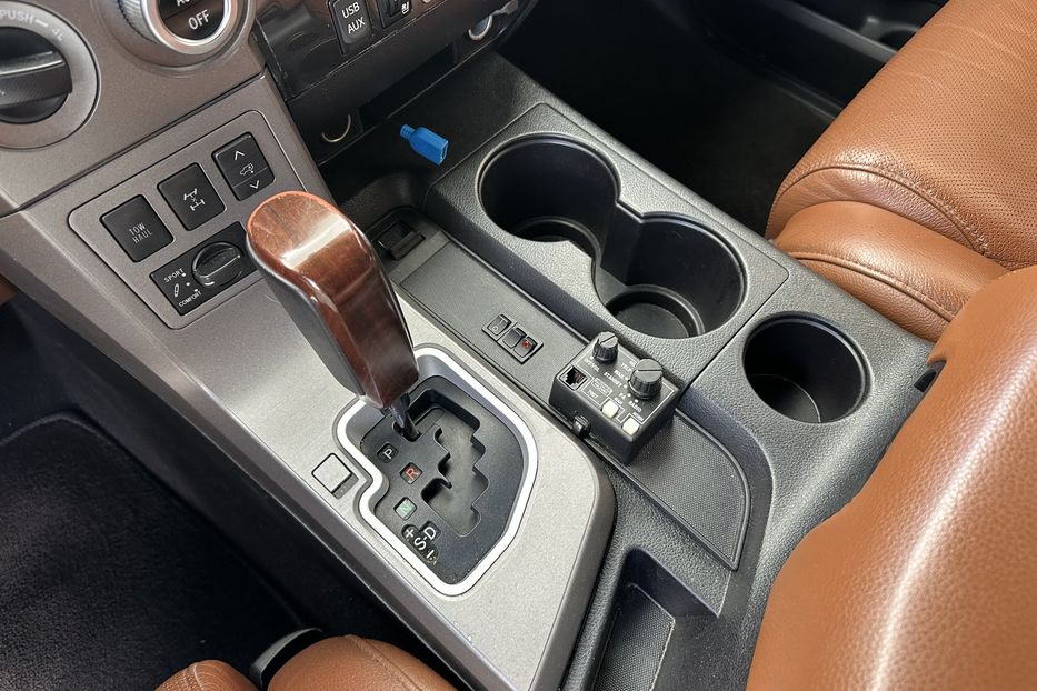 Продам Toyota Sequoia Armored B6 2014 года в Киеве