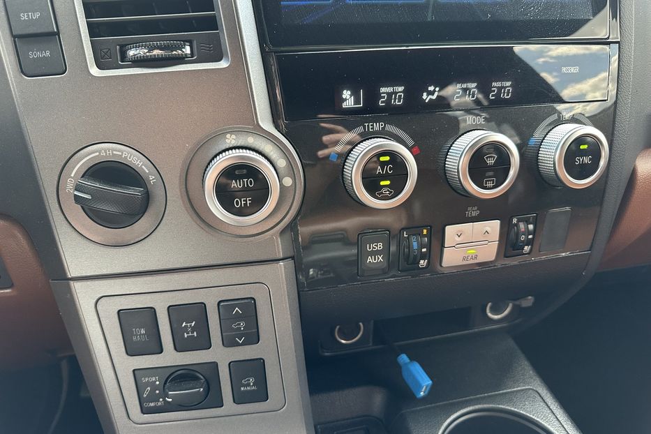 Продам Toyota Sequoia Armored B6 2014 года в Киеве