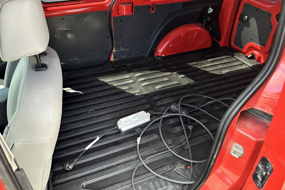 Продам Renault Kangoo пасс. 33 квт 2020 года в Луцке