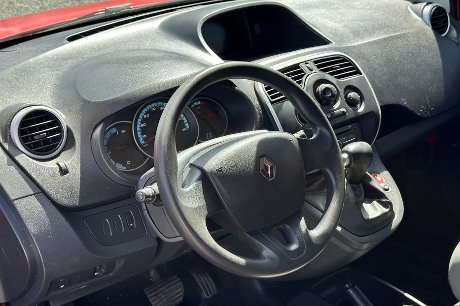 Продам Renault Kangoo пасс. 33 квт 2020 года в Луцке