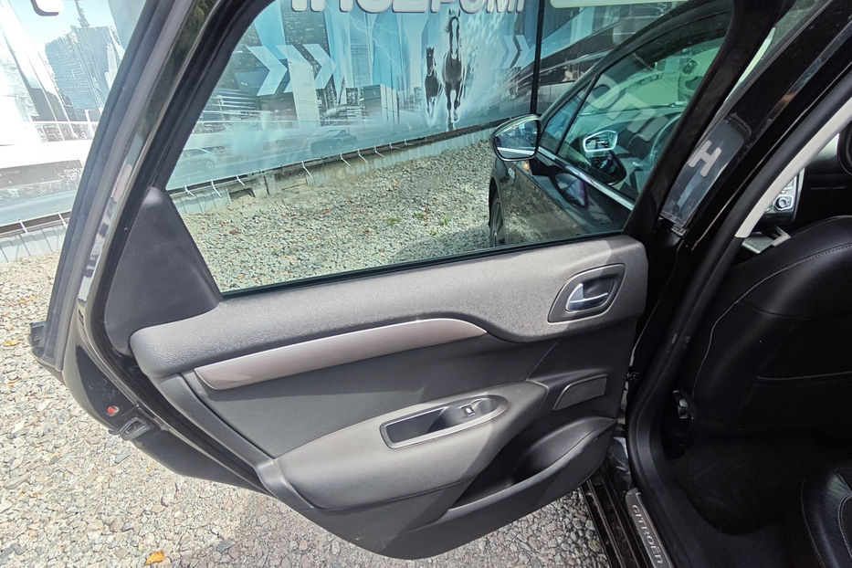 Продам Citroen C4 1.6 eHDi AT (115 к.с)  2012 года в Киеве