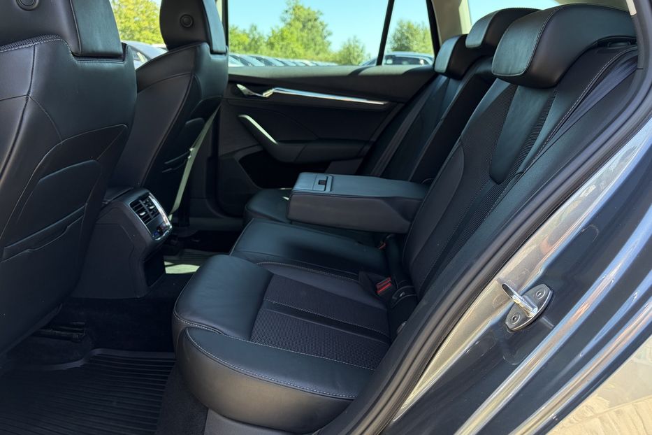 Продам Skoda Octavia А8 2.0 TDI 150к. FULL LED 2022 года в Львове