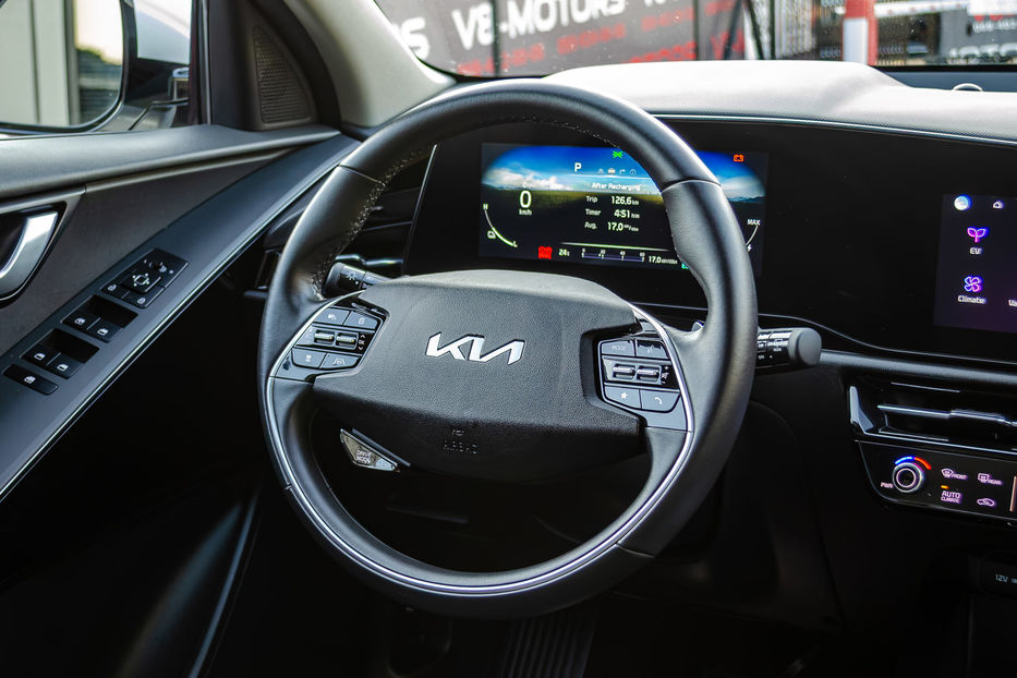 Продам Kia Niro EV 2023 года в Киеве