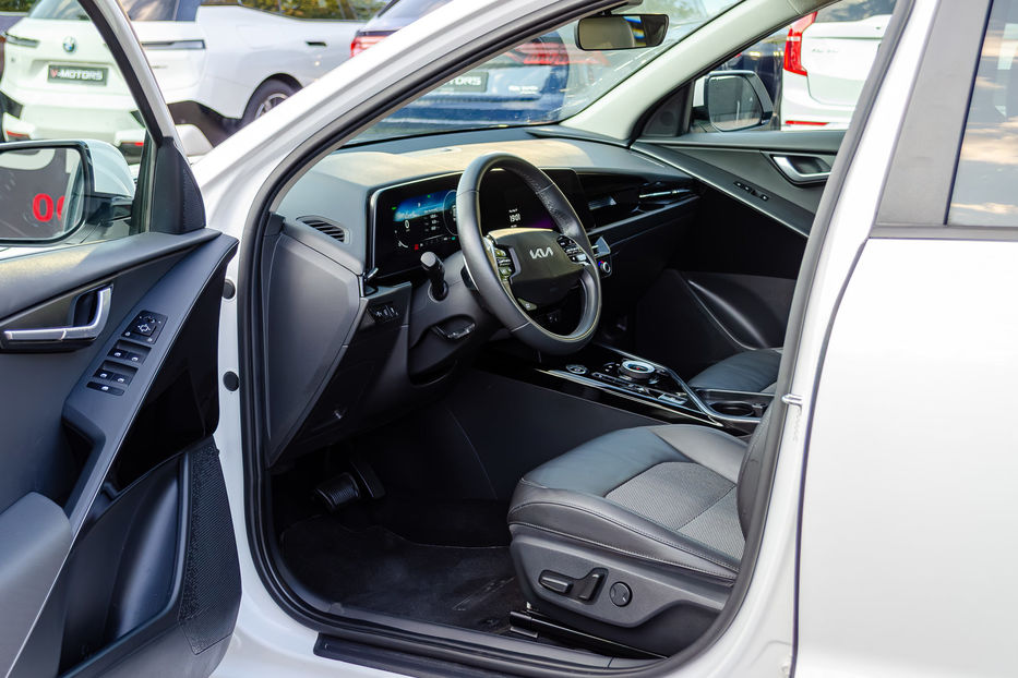 Продам Kia Niro EV 2023 года в Киеве