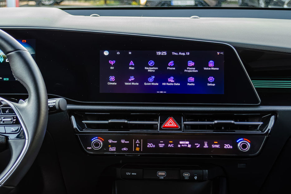 Продам Kia Niro EV 2023 года в Киеве