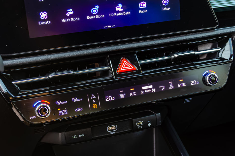 Продам Kia Niro EV 2023 года в Киеве