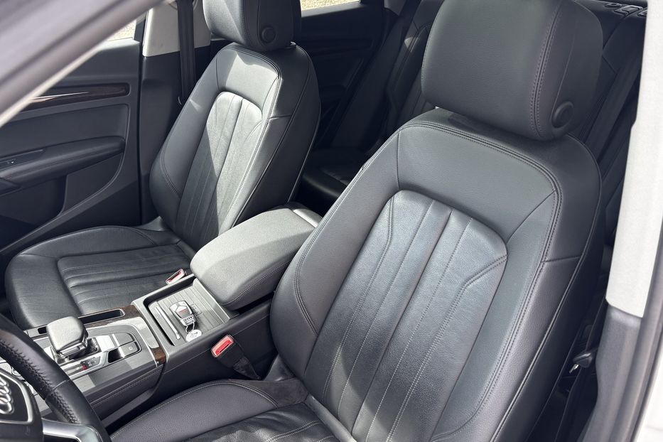 Продам Audi Q5 S-line  2019 года в Львове