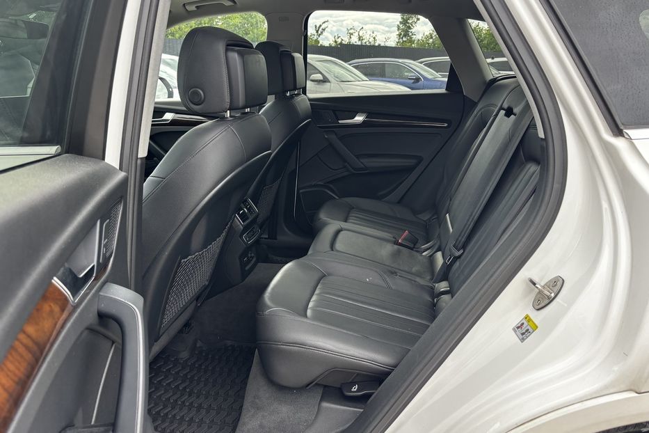 Продам Audi Q5 S-line  2019 года в Львове